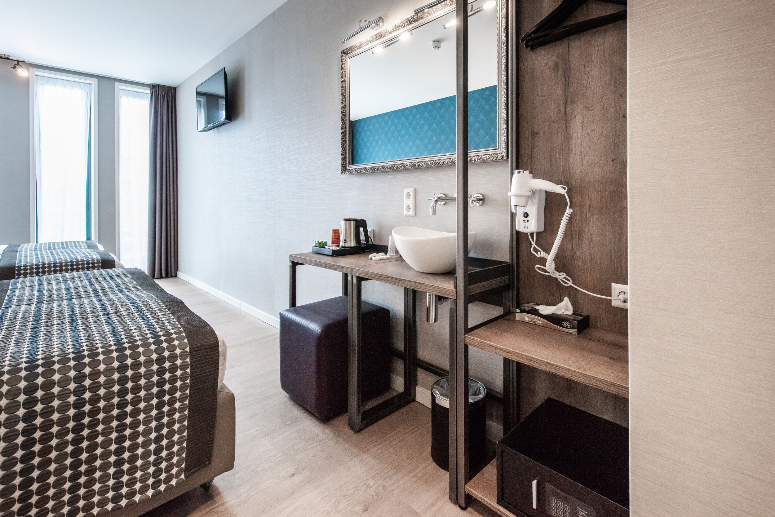 Photo - Melrose Hotel