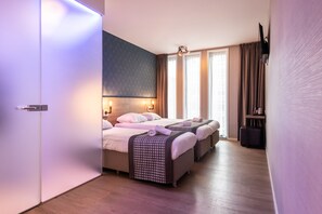Standard Triple Room - Melrose Hotel (Amsterdam)