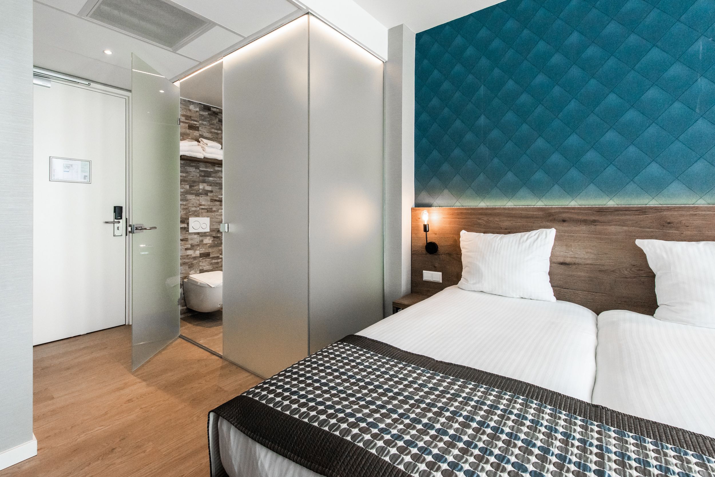 Photo - Melrose Hotel