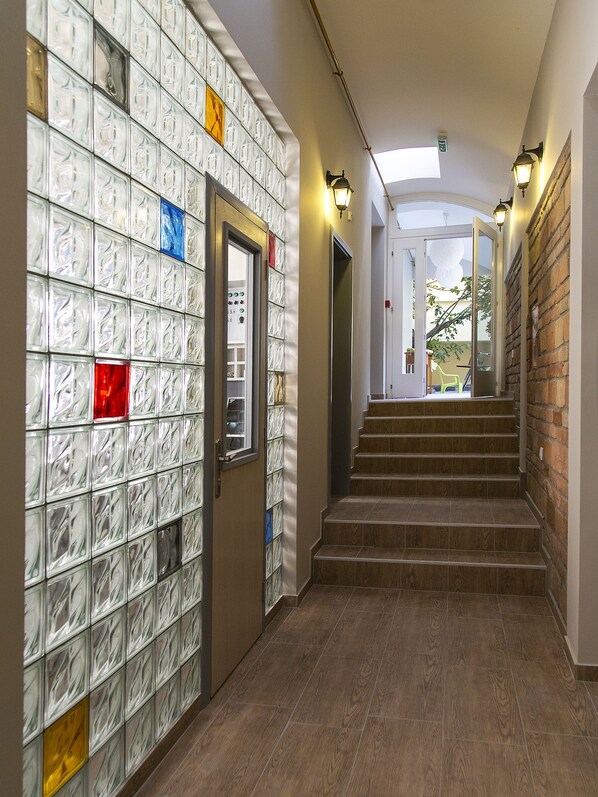 Check-in/check-out kiosk - Varad Inn Hostel and Cafe (Novi Sad)