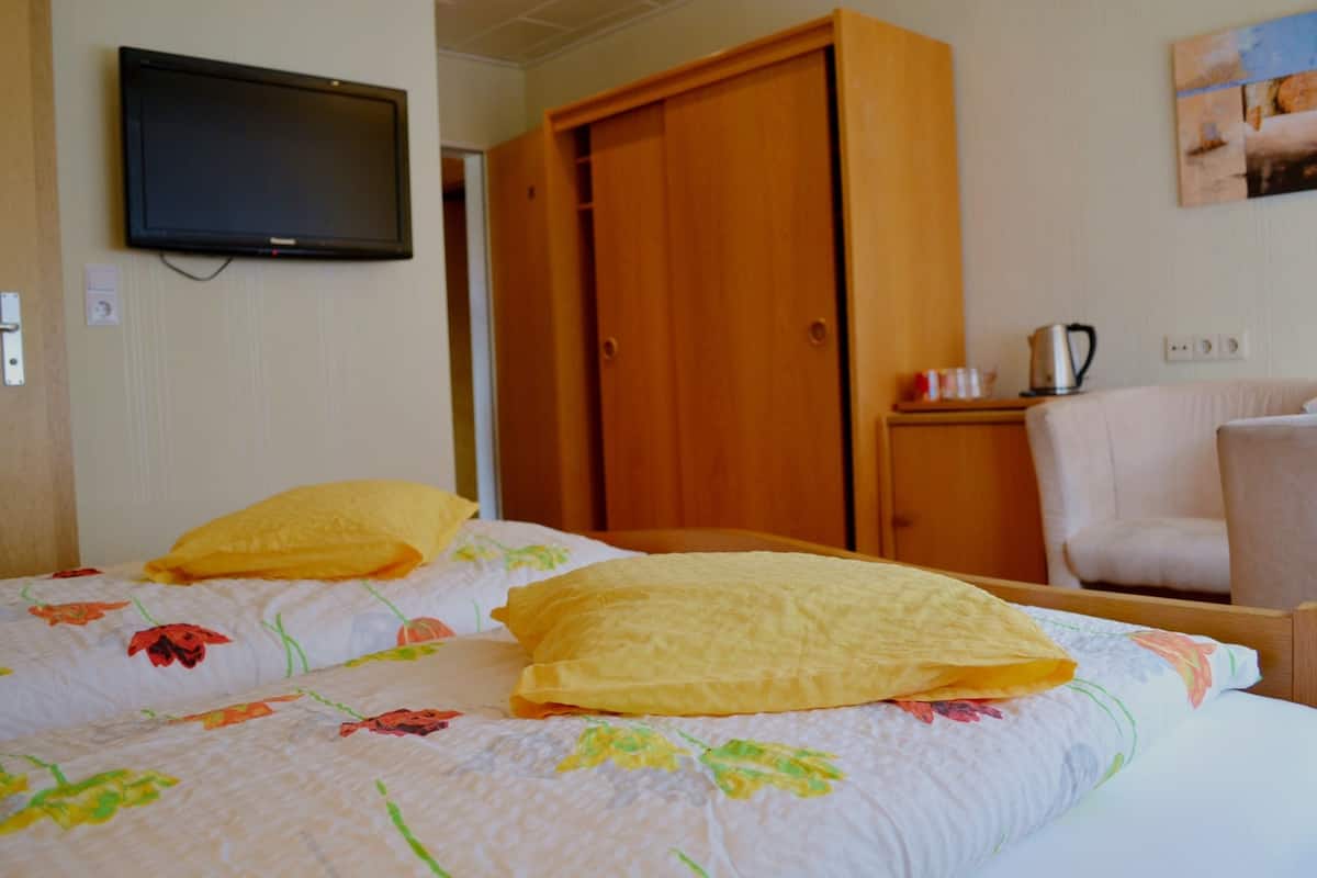 In-room safe, free WiFi