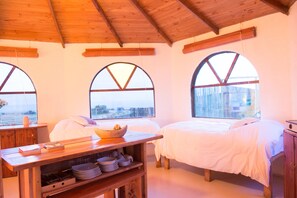 Family Quadruple Room, Sea Facing | Bed sheets - Conviento de Lobos (Pichilemu)