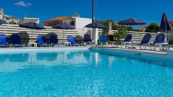 Outdoor pool, pool loungers