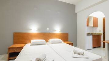 Desk, laptop workspace, free cots/infant beds, free WiFi