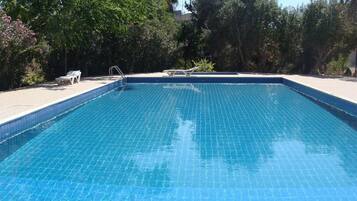 Outdoor pool, sun loungers