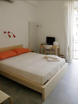 Quarto casal | Roupas de cama premium, individualmente mobiliados, escrivaninha