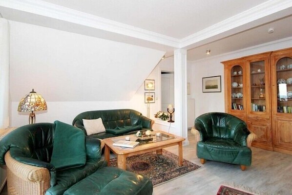 Condo, 3 Bedrooms, Terrace, Sea View | Living area