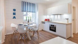 Apartment, 1 Schlafzimmer, Balkon (42RB58) | Eigene Kochnische | Wasserkocher mit Kaffee-/Teezubehör, Kühlschrank, Mikrowelle