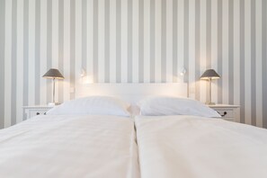 Condo, 1 Bedroom, Balcony (42RB52) | Cots/infant beds, free WiFi - Min Huesung Apartment (Binz)