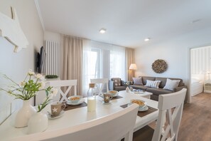 Appartement, 1 slaapkamer, balkon (42RB53) | Dineren op de kamer