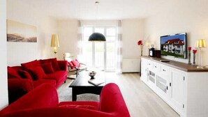 Apartment, 1 Bedroom, Balcony (29RB4) | Living area | Flat-screen TV - Potenberg 5 Apartment (Binz)