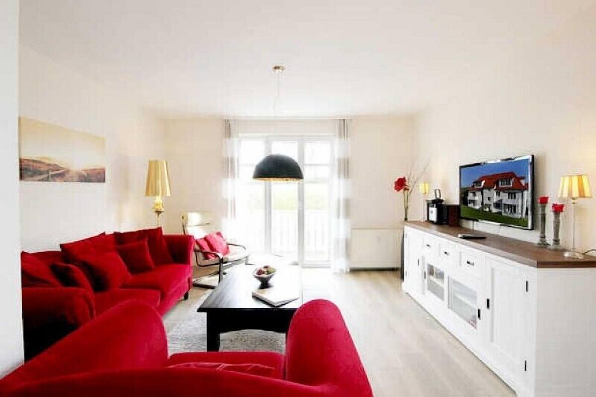 Apartment, 1 Bedroom, Balcony (29RB4) | Living area | Flat-screen TV