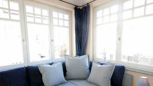 Unclassified image, 2 of 10, button - Villa Laetitia (21RB1) (Binz)