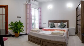 Standard Double Room, 1 King Bed, Non Smoking | 1 bedroom, minibar, in-room safe, desk - Athiriveli (Thoddoo)
