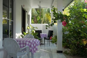 Standard Double Room, 1 King Bed, Non Smoking | Courtyard - Athiriveli (Thoddoo)