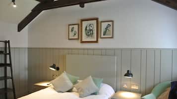 Superior-Doppelzimmer | Hochwertige Bettwaren, Zimmersafe, Schreibtisch, schallisolierte Zimmer
