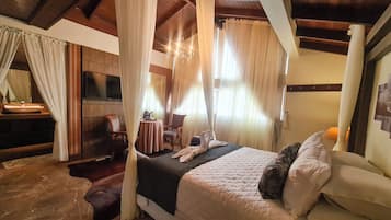 Quarto casal superluxo | Frigobar, ferros/tábuas de passar roupa, Wi-Fi de cortesia