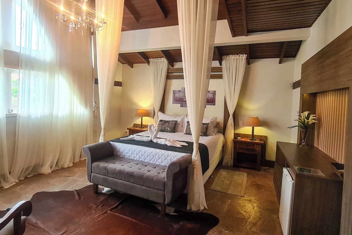 Habitación doble de lujo | Minibar, tabla de planchar con plancha, wifi gratis y ropa de cama