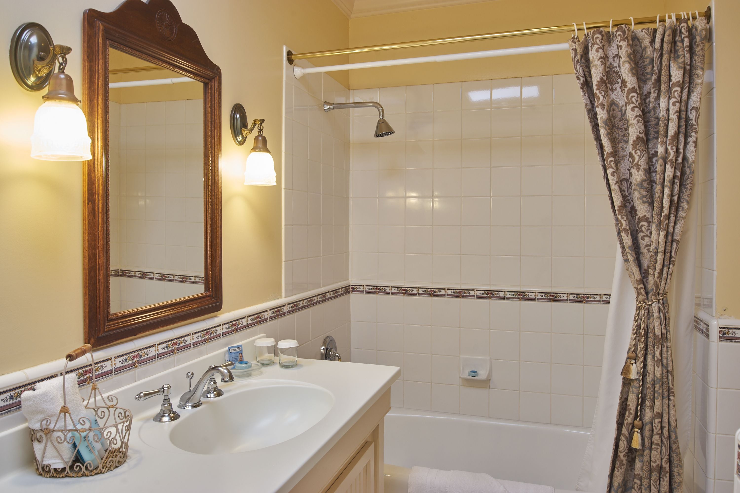 signature single room, 1 queen bed, fireplace | bathroom | free toiletries, hair dryer, bathrobes, towels