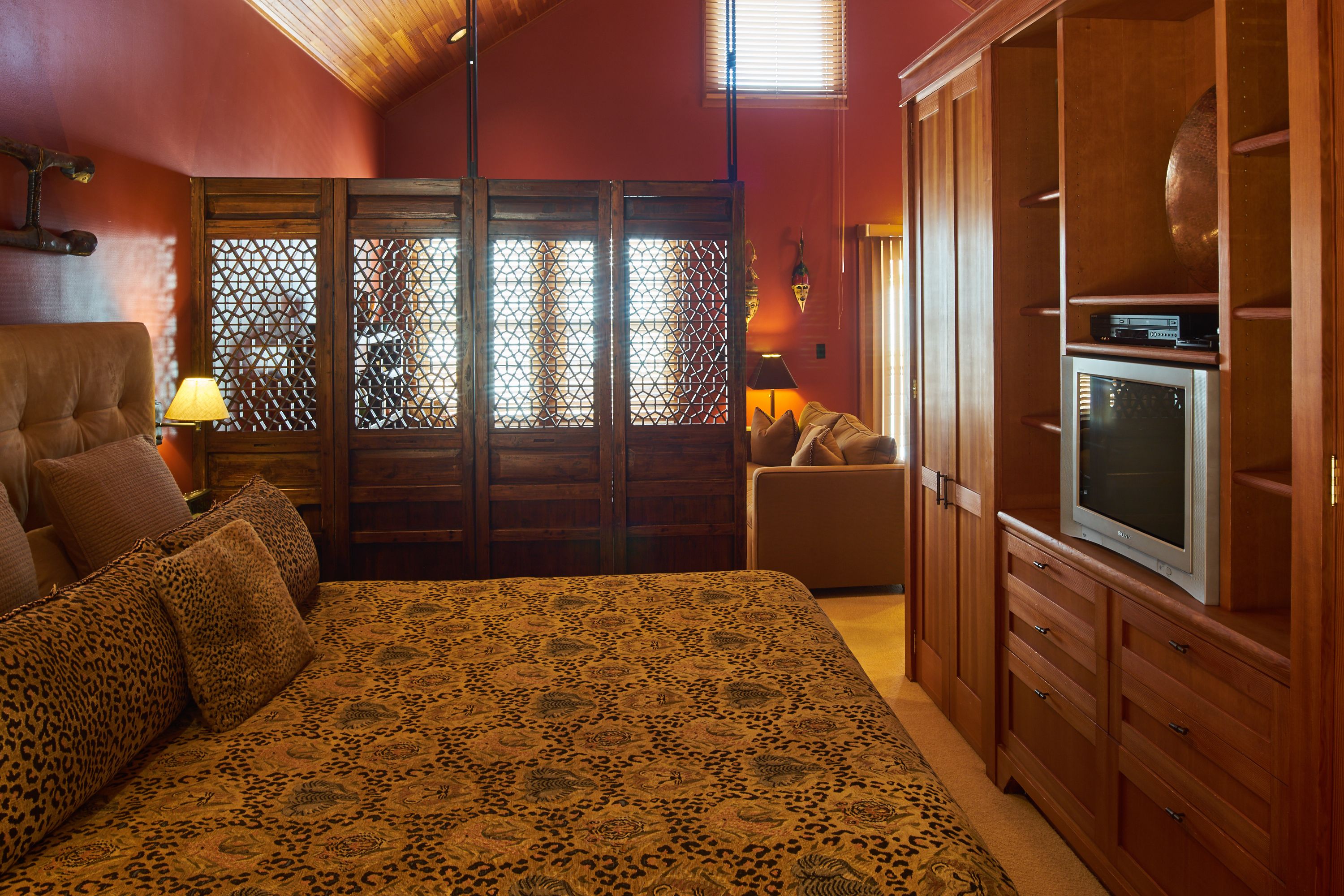 design suite, 1 king bed with sofa bed | 1 bedroom, premium bedding, in-room safe, iron/ironing board