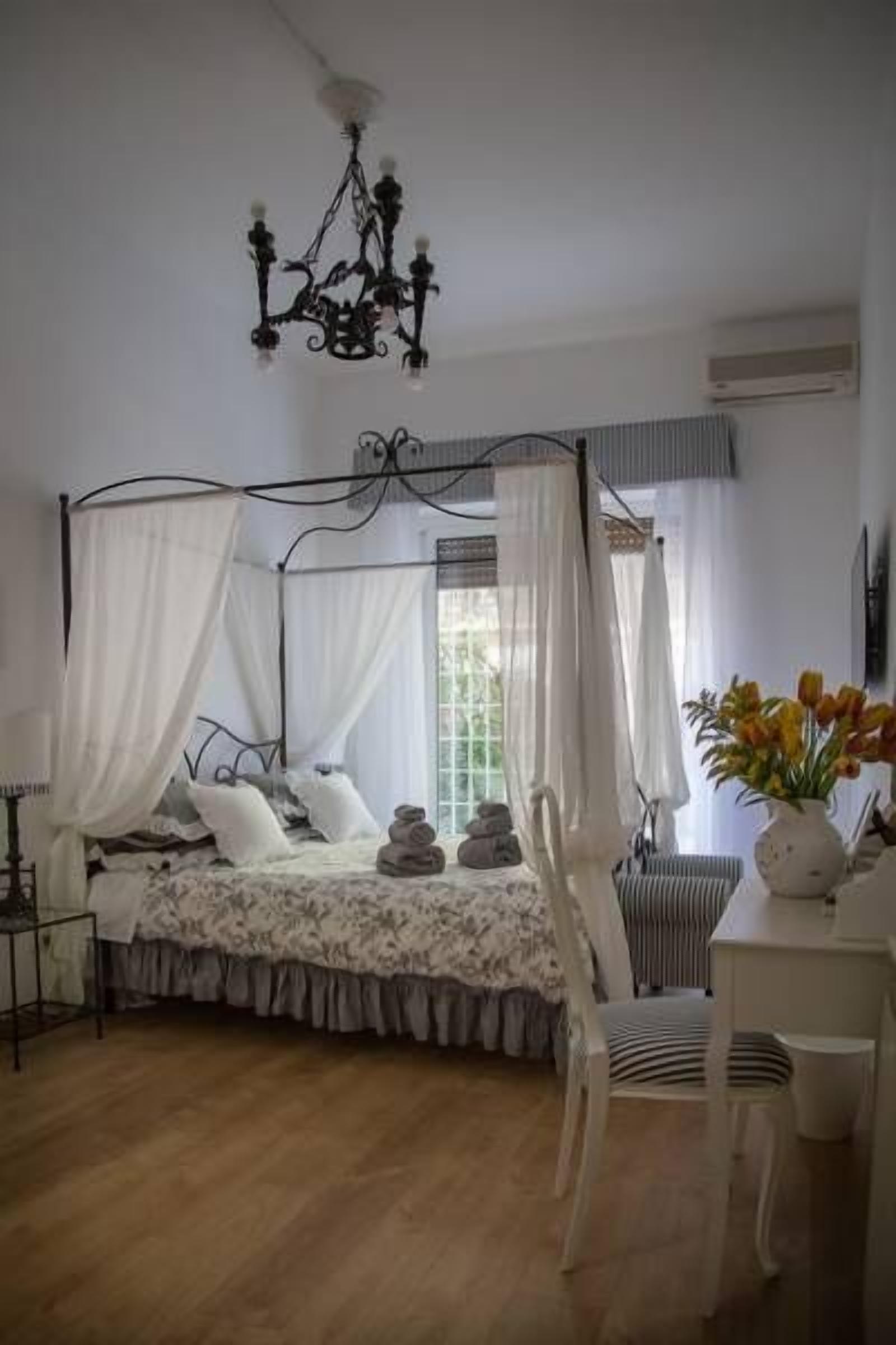 Doppelzimmer, Terrasse | Schreibtisch, Bügeleisen/Bügelbrett, kostenloses WLAN