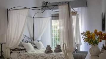 Doppelzimmer, Terrasse | Schreibtisch, Bügeleisen/Bügelbrett, kostenloses WLAN