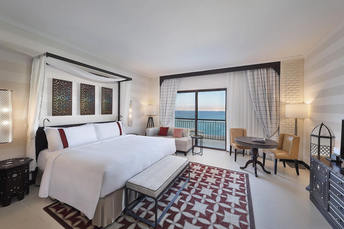 Premium kamer, 1 kingsize bed, balkon, uitzicht op zee (Balcony) | 1 slaapkamer, Italiaanse Frette-lakens, luxe beddengoed