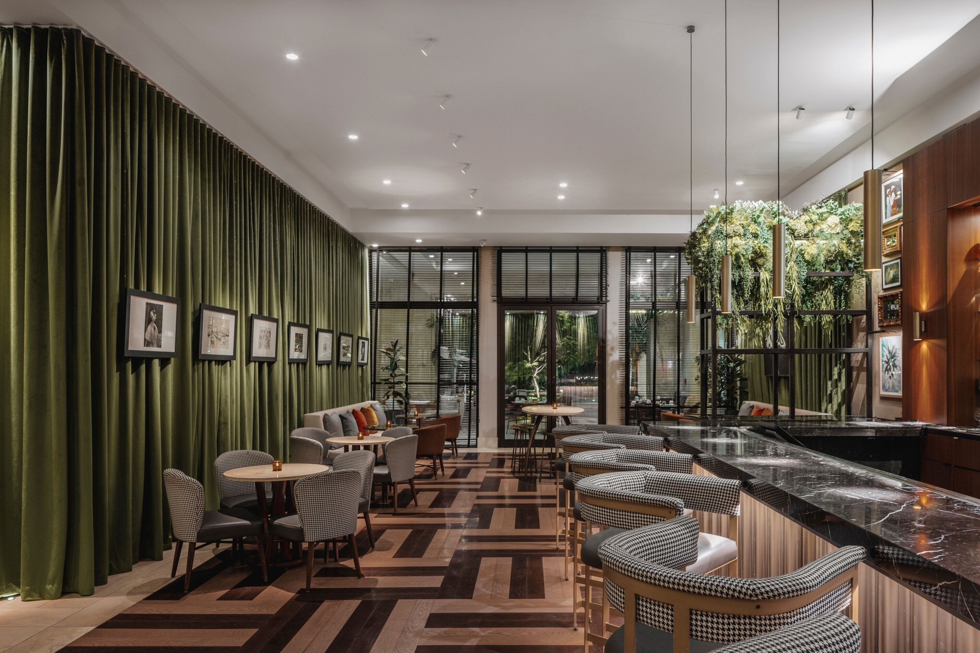 2 restaurants, breakfast, lunch served; local and international cuisine