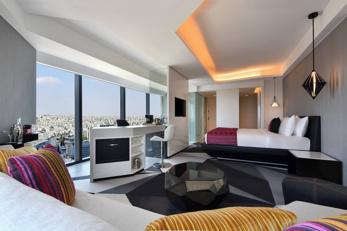 Habitación Premier, 1 cama King size, en esquina | Ropa de cama de alta calidad, camas con pillow-top y minibar