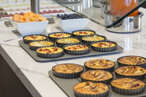 Frukostbuffé varje dag mot avgift