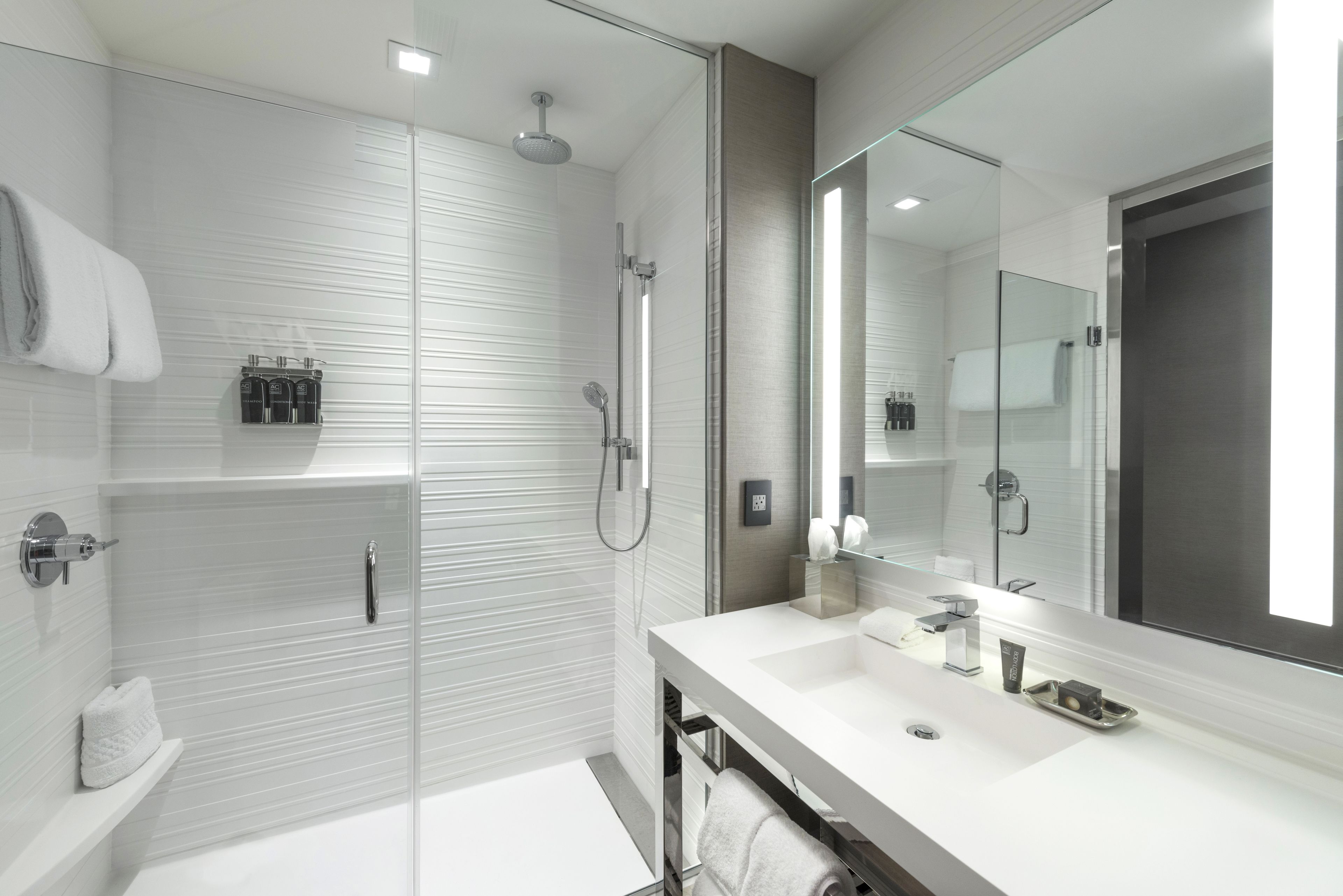 rainfall showerhead, free toiletries, hair dryer, towels