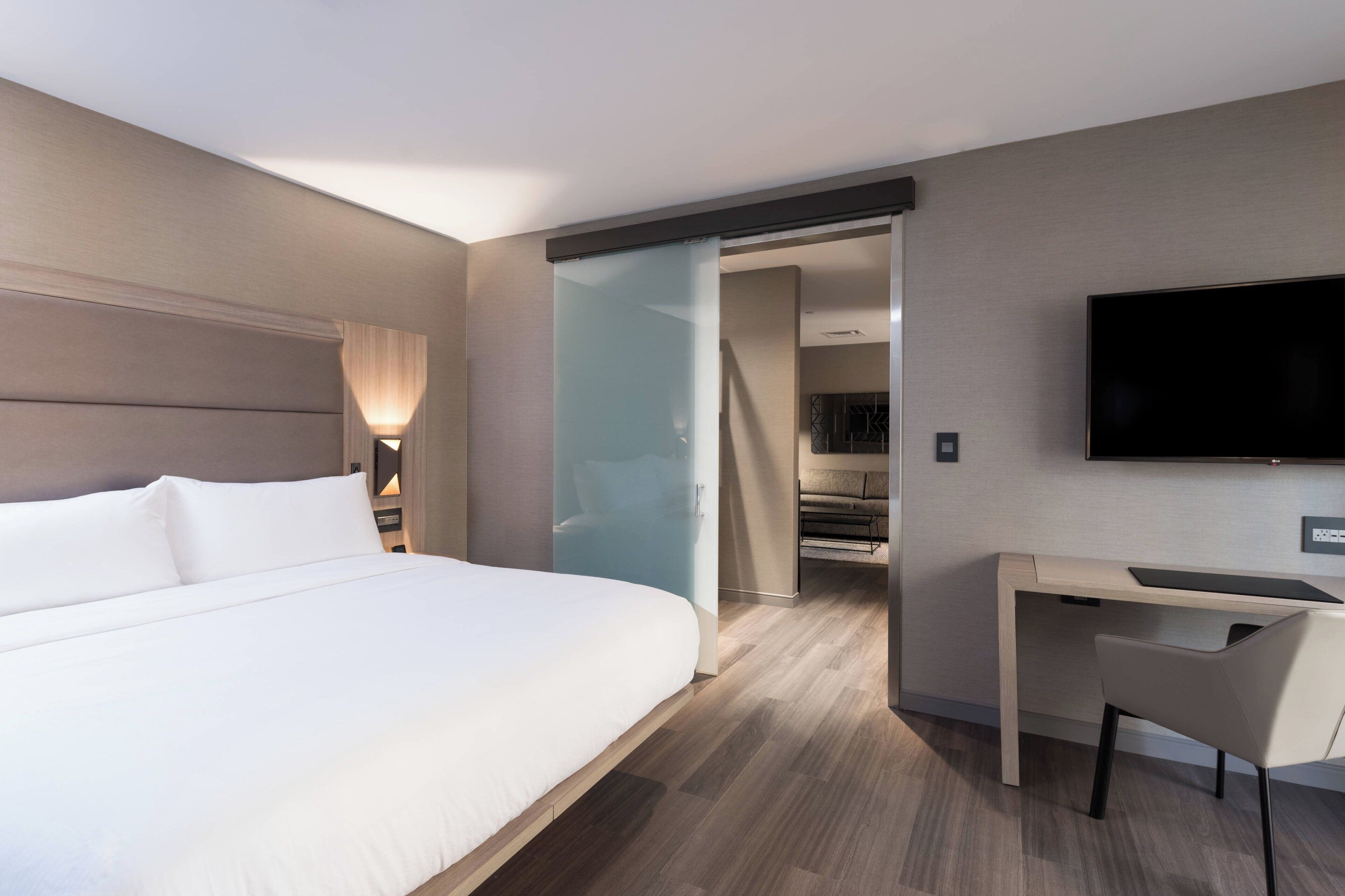 埃及棉床单、高档床上用品、客房内保险箱、办公桌