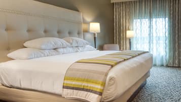 Roupas de cama premium, escrivaninha, ferros/tábuas de passar roupa