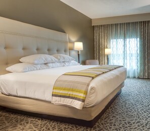 Roupas de cama premium, escrivaninha, ferros/tábuas de passar roupa