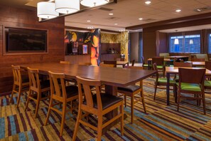 Free daily buffet breakfast  - Fairfield Inn & Suites St Louis Westport (Maryland Heights)