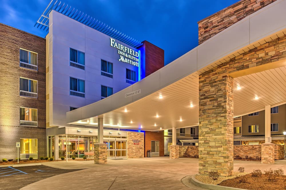 luxury hotels in St. Charles