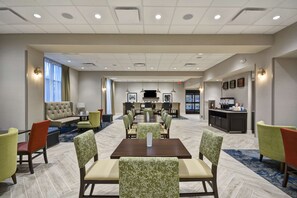 Free daily on-the-go breakfast  - Hampton Inn Livonia Detroit (Livonia)