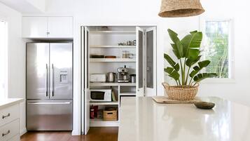 Deluxe-hus - 3 soveværelser | Privat køkken | Køleskab/fryser i fuld størrelse, mikrobølgeovn, ovn, kogeplade