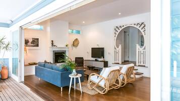 Deluxe-Haus, 3 Schlafzimmer | Wohnbereich | Flachbildfernseher, Kamin, Netflix, Pay-TV