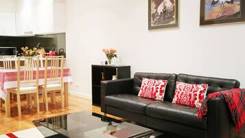 Apartment, 2 Bedrooms | Living area