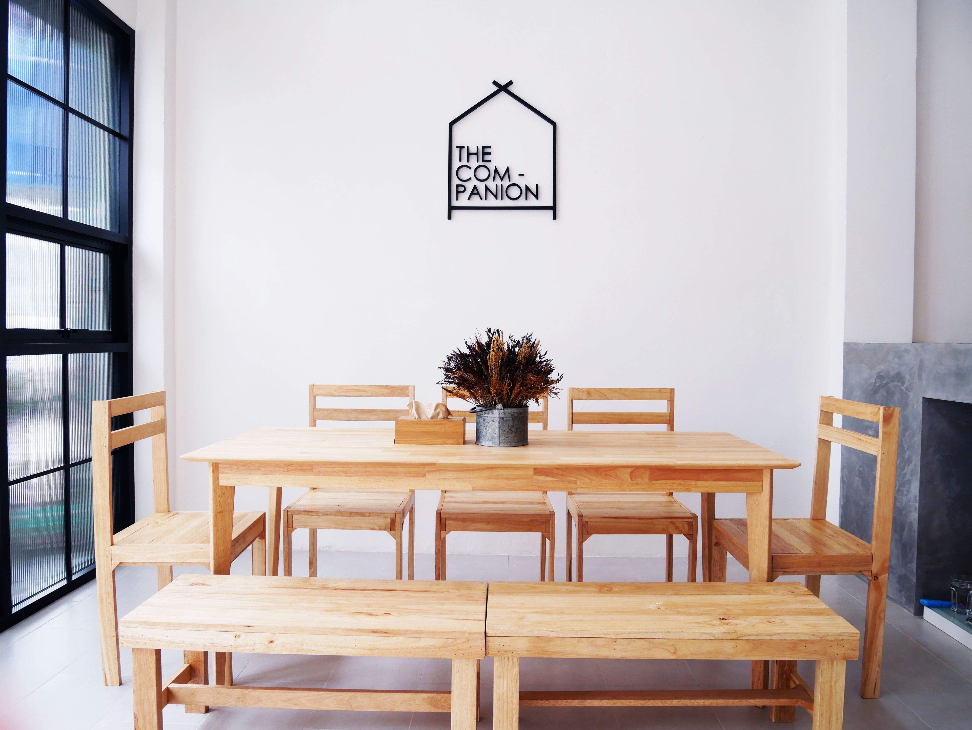 Foto - The Companion