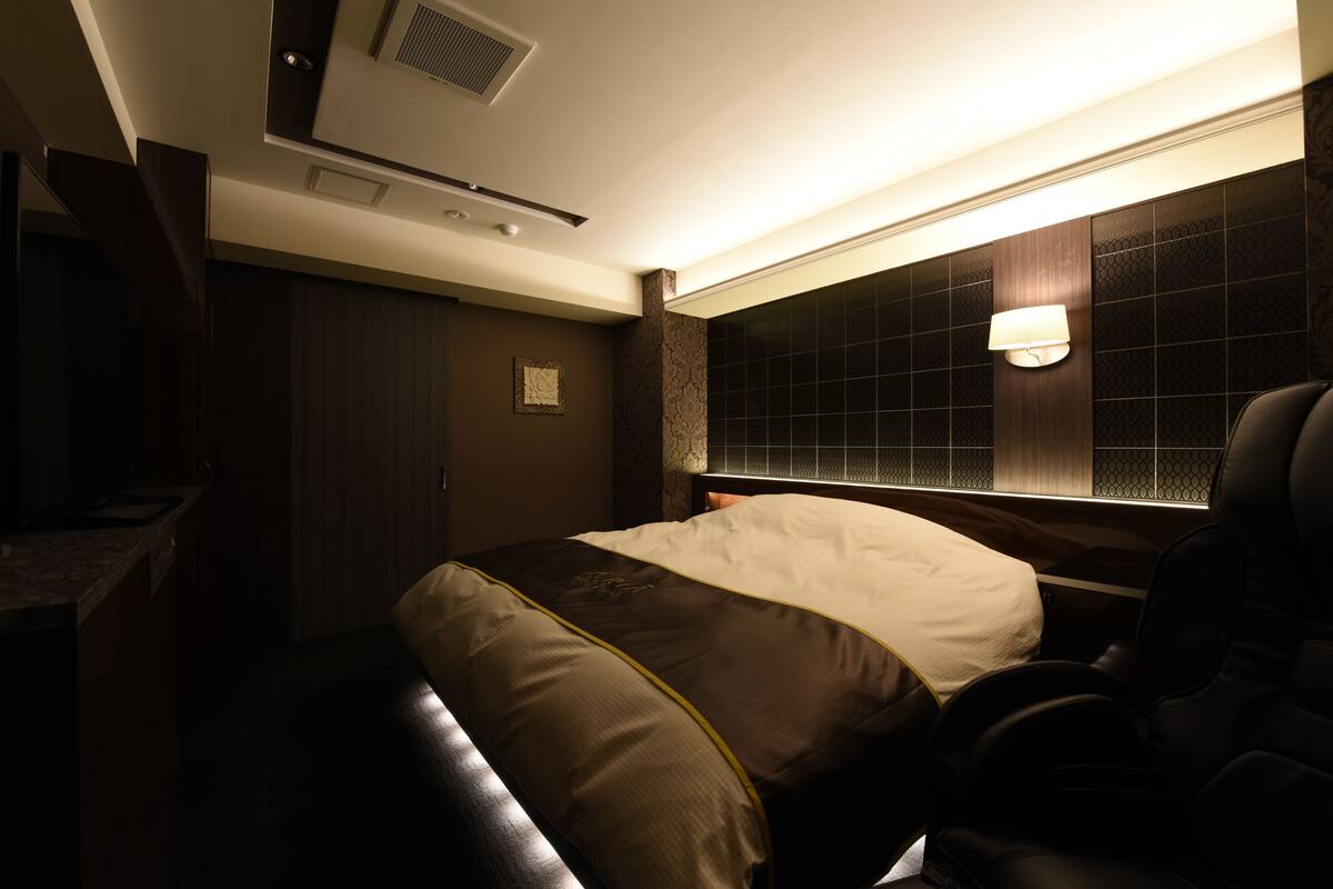 King Room | Minibar, blackout drapes, soundproofing, rollaway beds