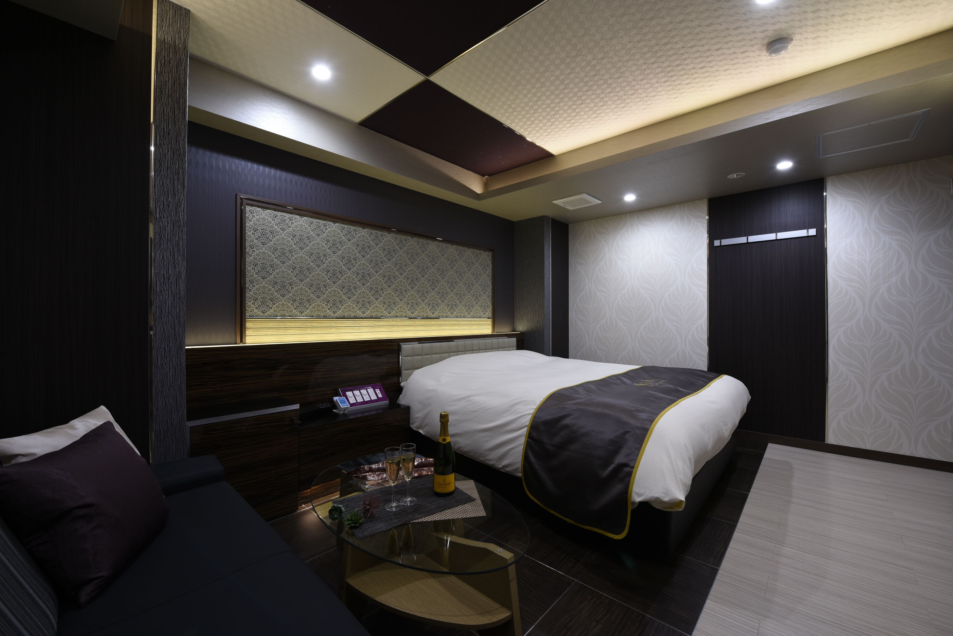 standard double room, non smoking | minibar, blackout curtains, soundproofing, rollaway beds