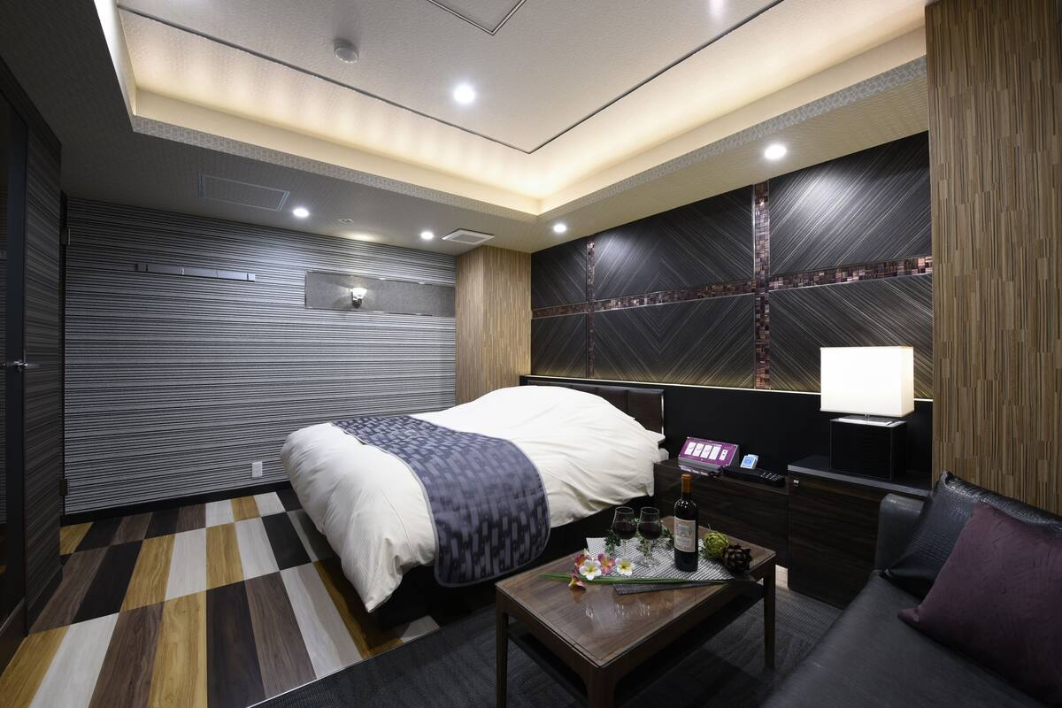 Double Room | Minibar, blackout drapes, soundproofing, rollaway beds