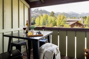 تناول الطعام بالخارج