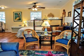 Iron/ironing board, free WiFi, bed sheets