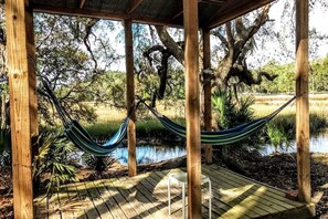 Property grounds - CoastalCreekfrontStudio! Pets ok, near everything you want to do in Coastal Ga! (Brunswick)