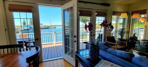 The Ledges Resort and Marina, Harbor House