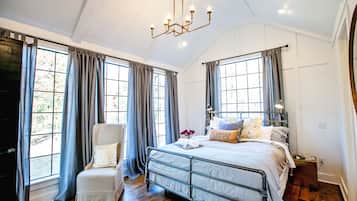 1 bedroom, iron/ironing board, Internet, bed sheets