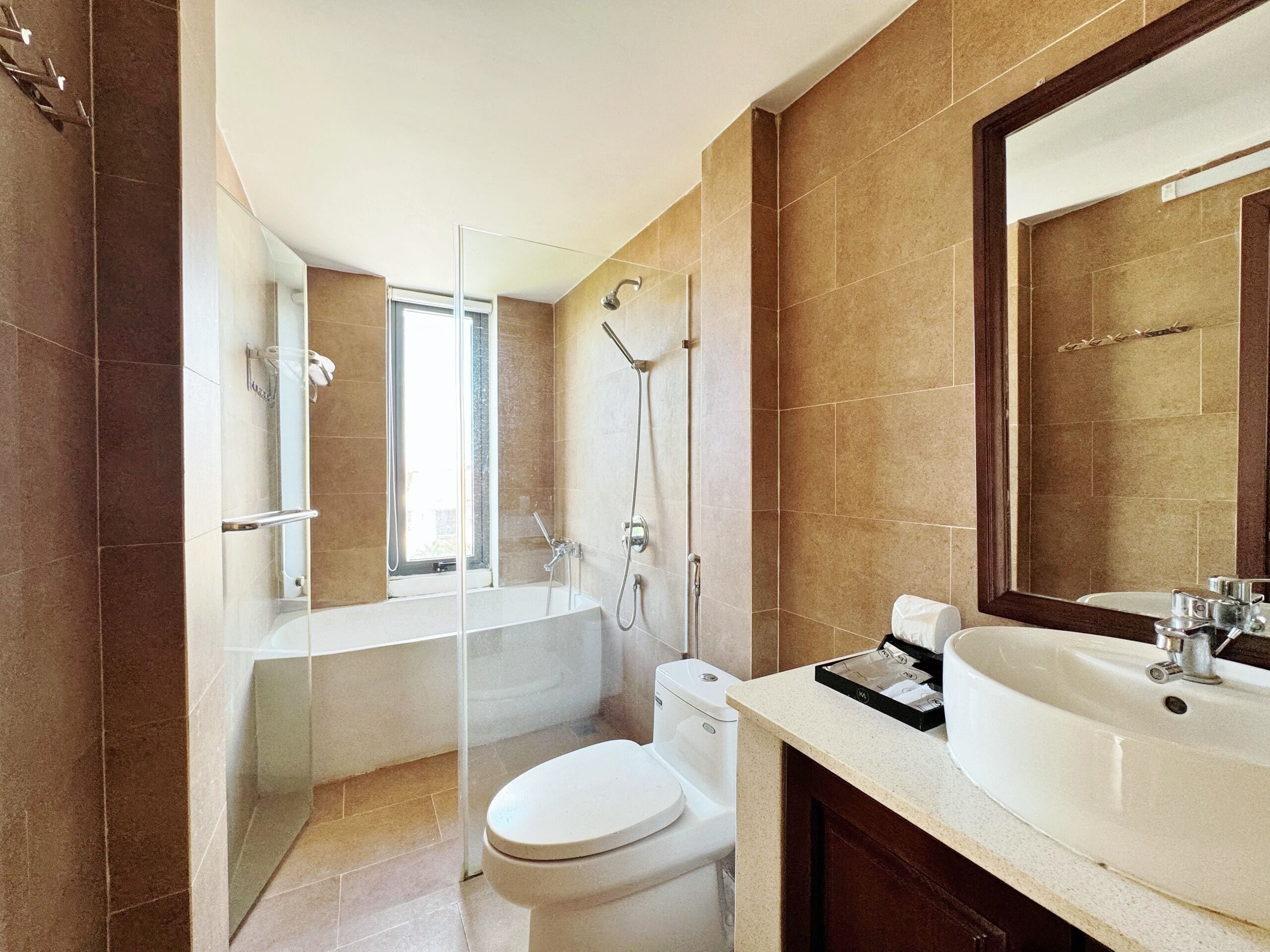 family apartment, 2 bedrooms, kitchen, garden view | bathroom | free toiletries, hair dryer, bathrobes, slippers